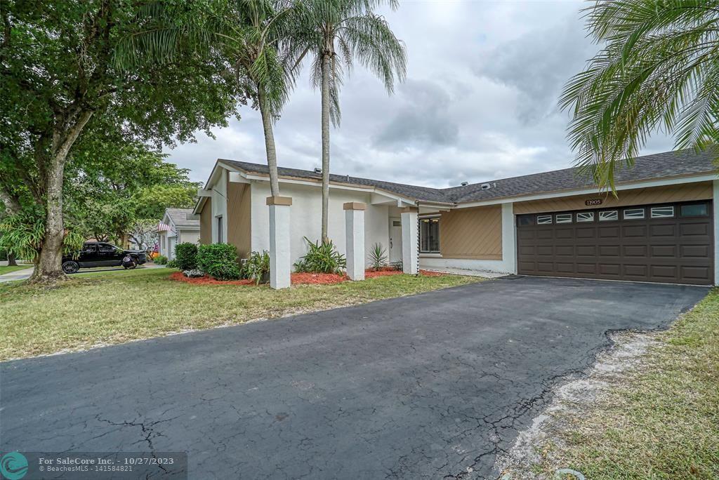 Photo of 11905 Sailboat Dr in Cooper City, FL