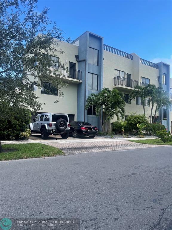 Photo of 1733 NE 8th St A in Fort Lauderdale, FL