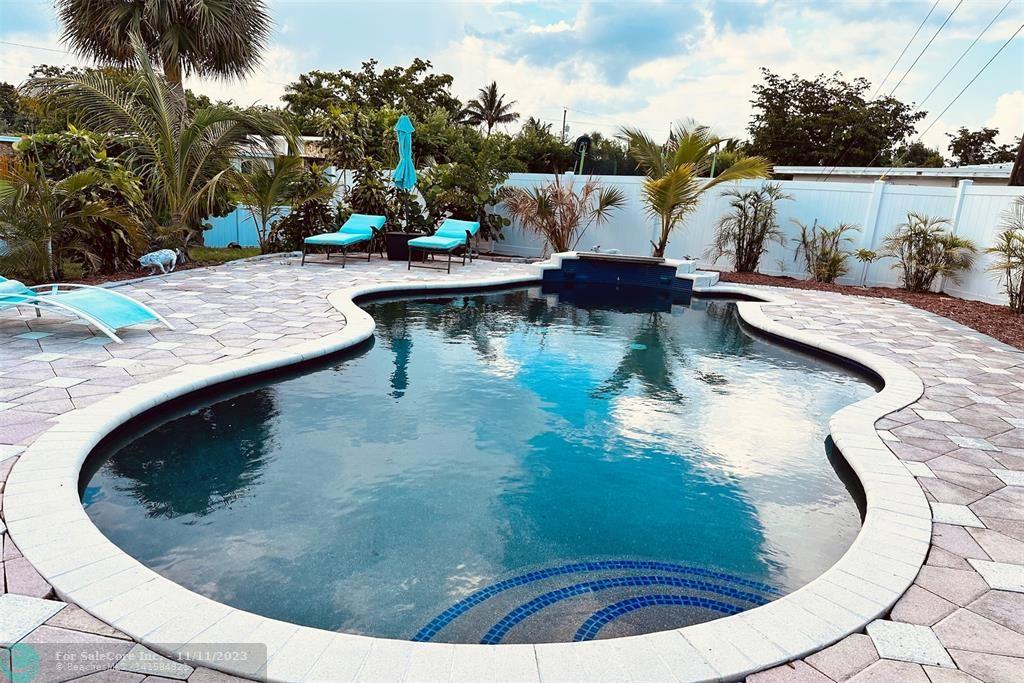 Photo of 2298 NE 4th Ave in Boca Raton, FL