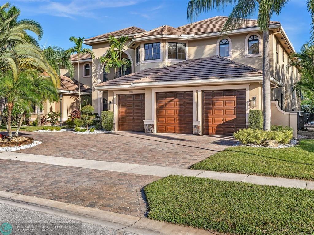 Photo of 10706 Versailles Blvd in Wellington, FL