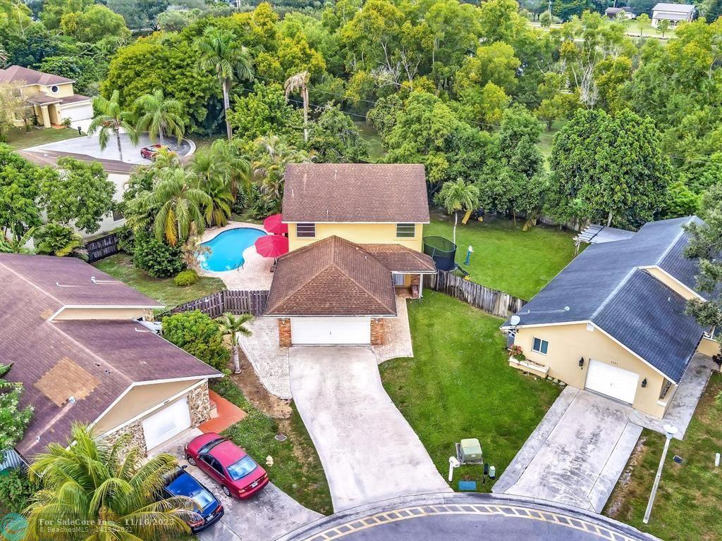 Photo of 5541 SW 98th Wy in Cooper City, FL