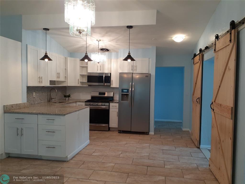 Photo of 355 Kingsbridge St in Boca Raton, FL