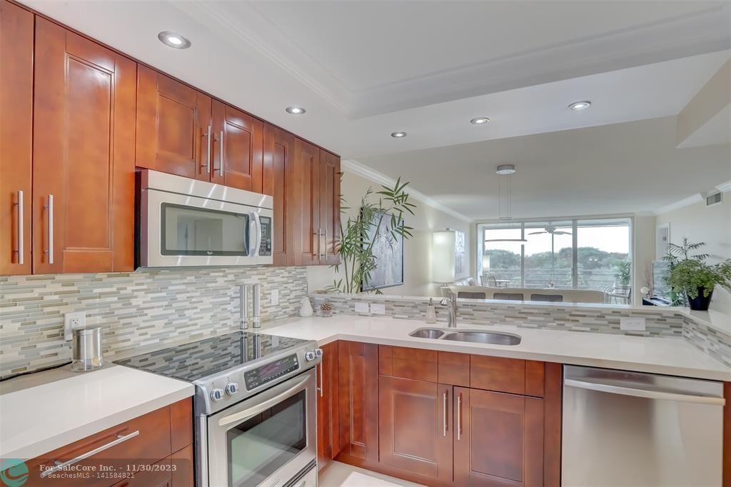Photo of 575 Oaks Ln 603 in Pompano Beach, FL