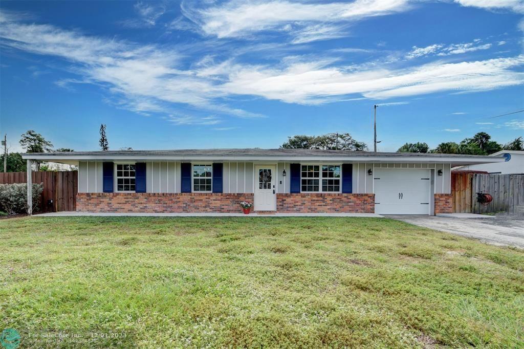 Photo of 5562 S Shadyside Cir in West Palm Beach, FL