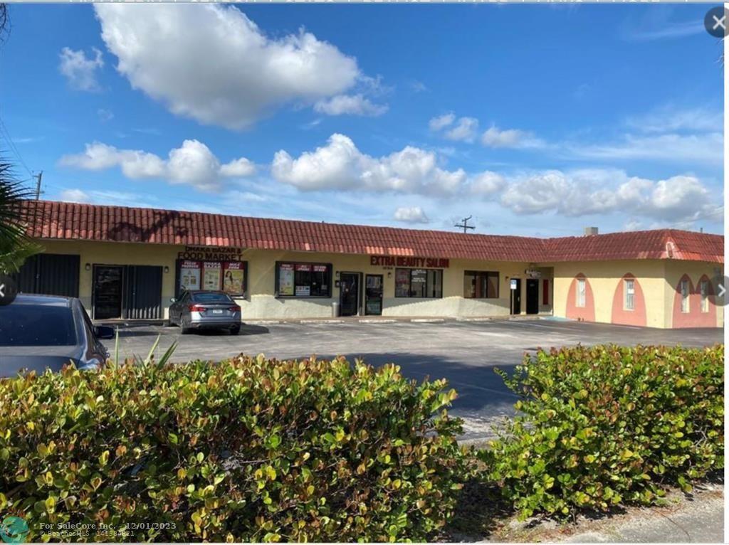 Photo of 487-499 NE 167th St in North Miami Beach, FL