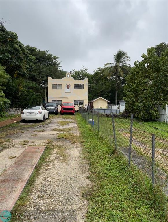 Photo of 1752 NW 15th St in Miami, FL