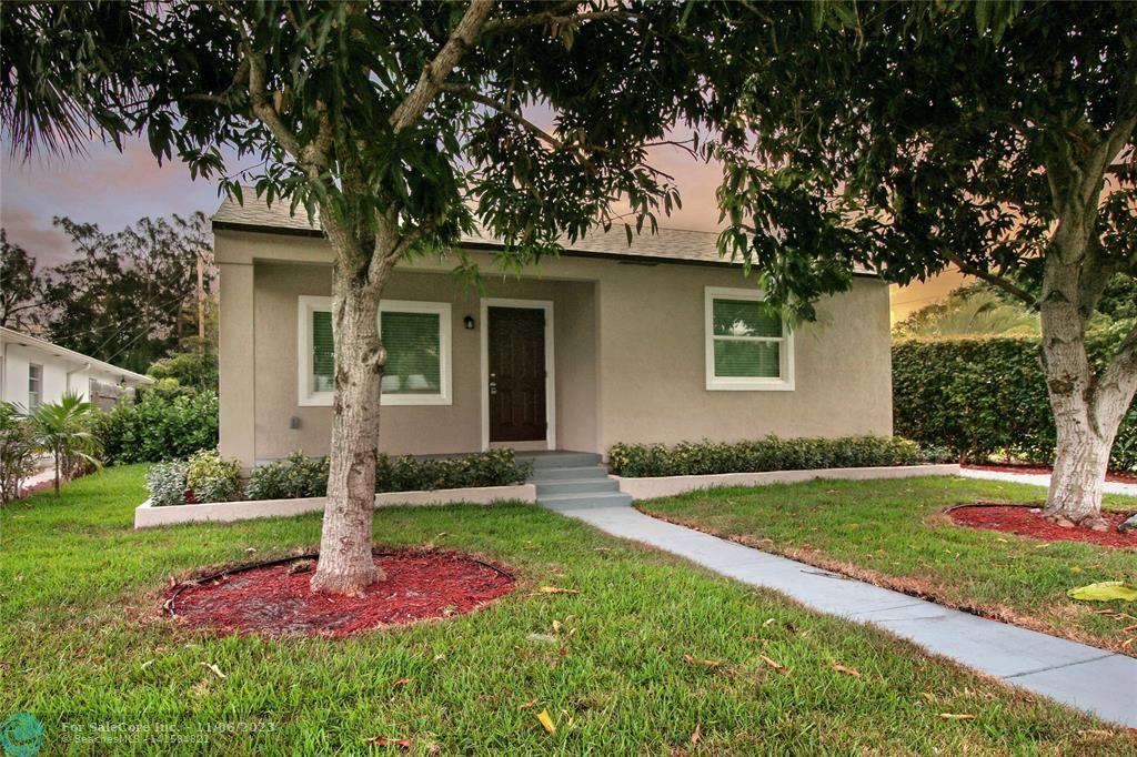 Photo of 1232 S L St in Lake Worth Beach, FL