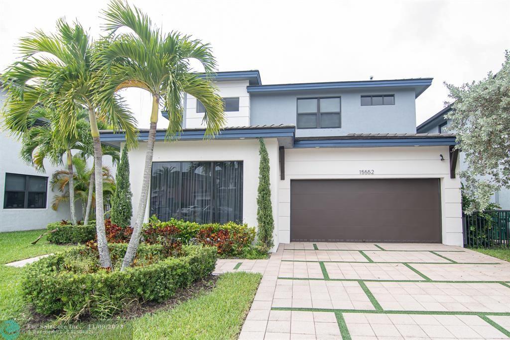 Photo of 15552 NW 88th Ave in Miami Lakes, FL