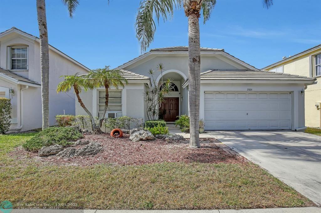 Photo of 2006 Normandy Cir in West Palm Beach, FL