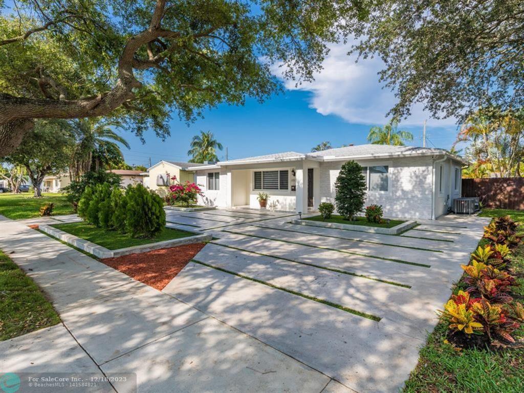 Photo of 1015 N 31st Rd in Hollywood, FL
