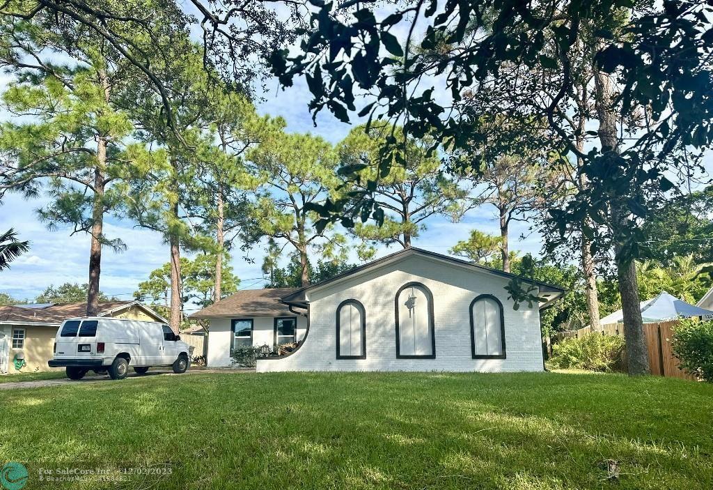 Photo of 4679 Dolphin Dr in Lake Worth, FL