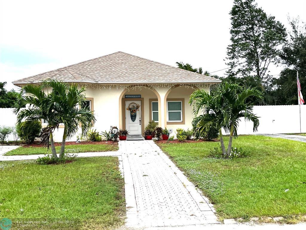 Photo of 4387 Palm Ave in West Palm Beach, FL