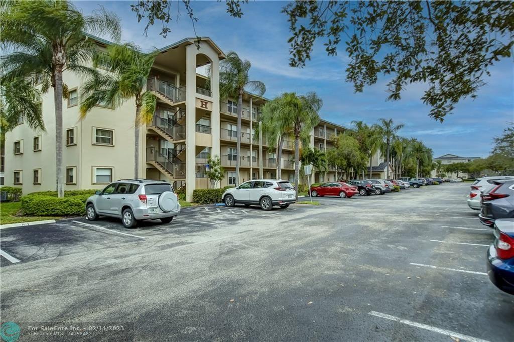 Photo of 700 SW 137th Ave #202 in Pembroke Pines, FL