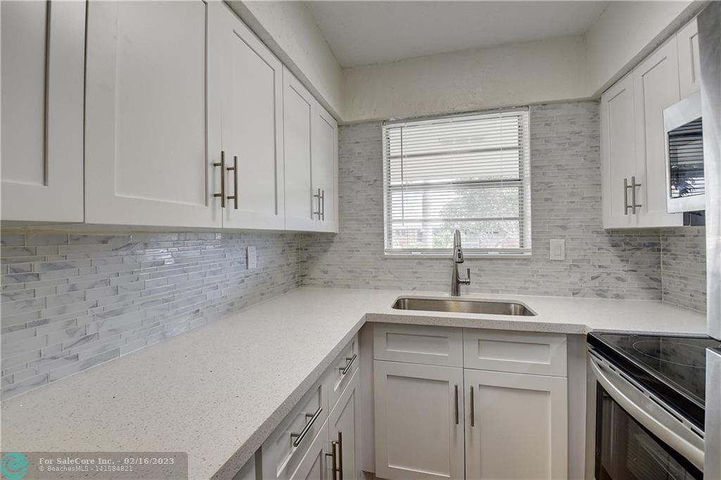 Photo of 30 SE 13th St #B2 in Boca Raton, FL