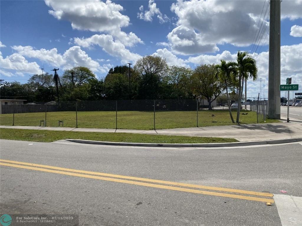 Photo of 1501 S State Rd 7 in Hollywood, FL