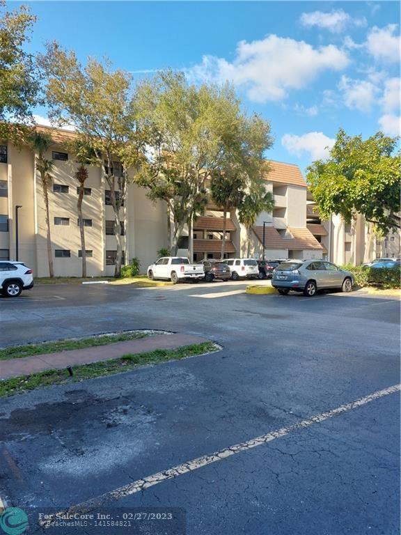 Photo of 605 NE Ives Dairy Rd #106-7 in Miami, FL