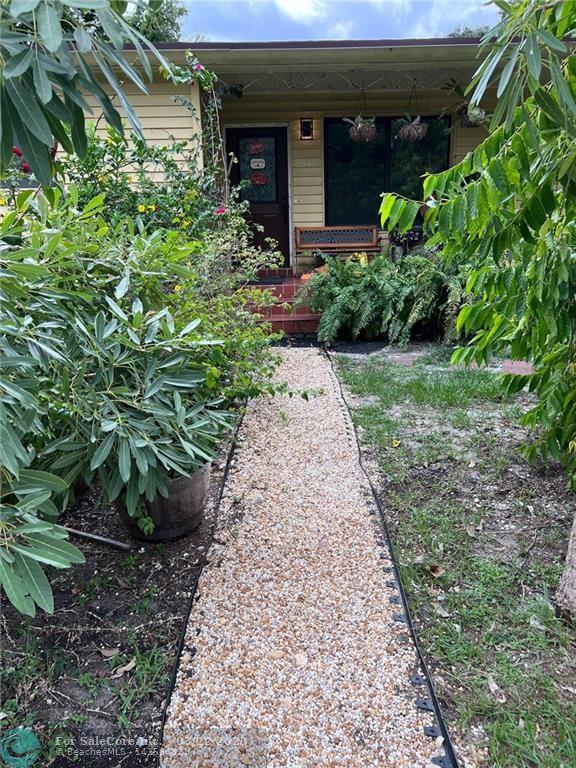 Photo of 1620 NE 143rd St in North Miami, FL