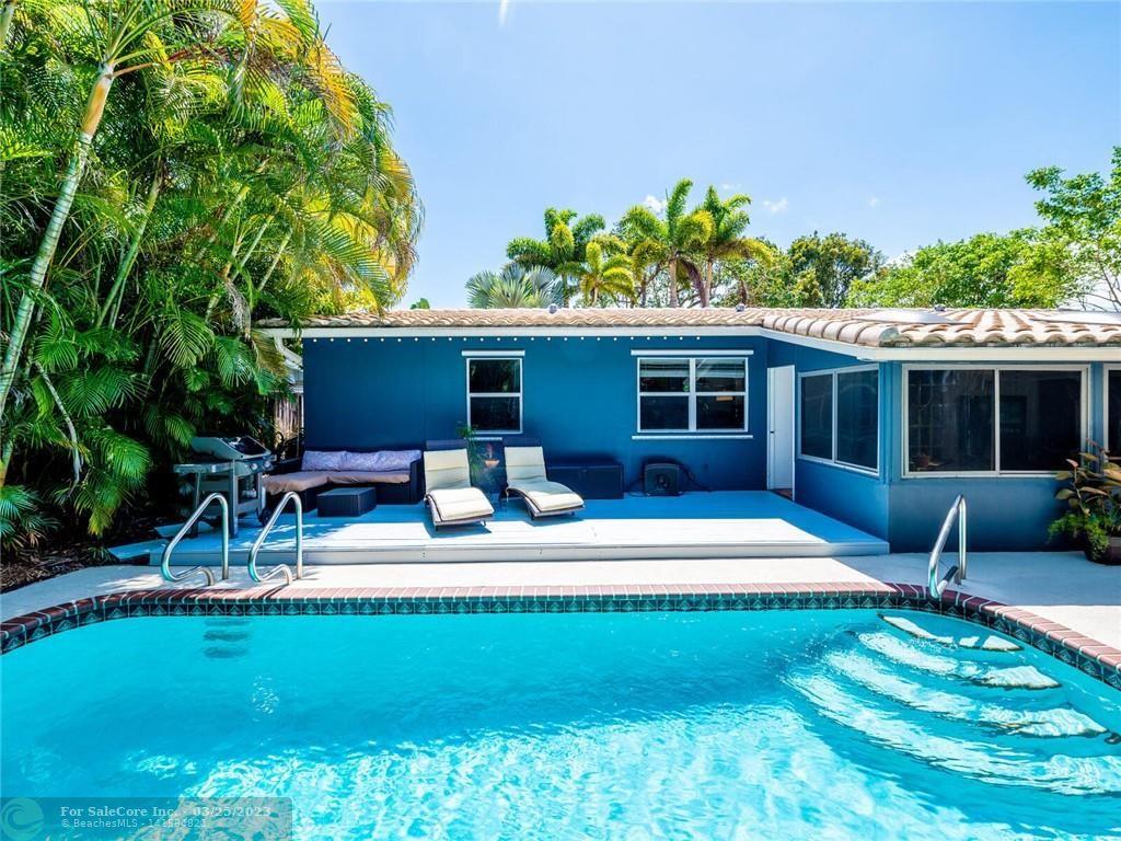 Photo of 417 NE 28th St in Wilton Manors, FL