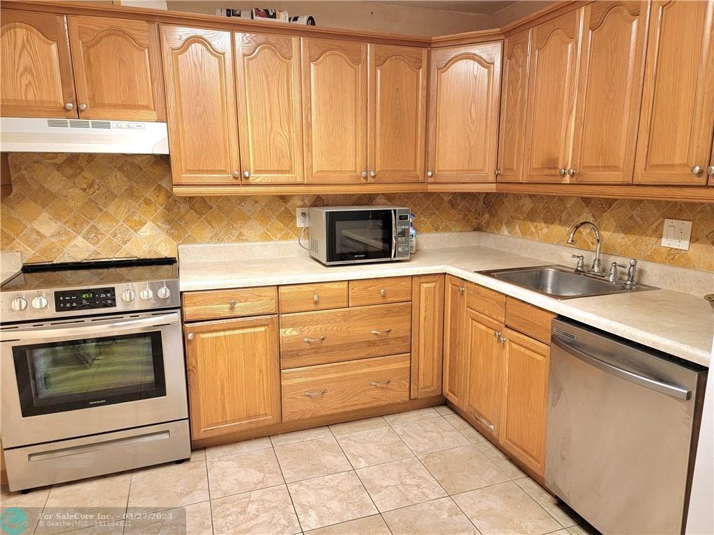 Photo of 8120 SW 24th St #109 in North Lauderdale, FL