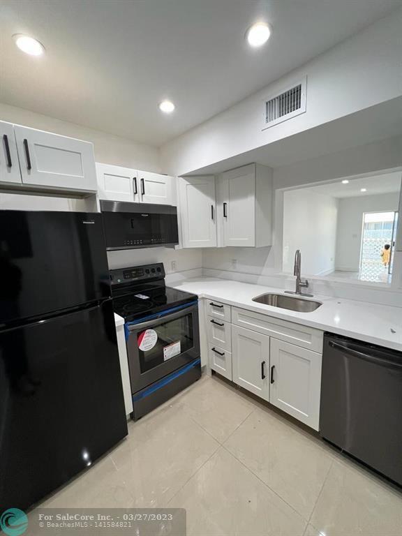 Photo of 3700 NW 21st St #412 in Lauderdale Lakes, FL