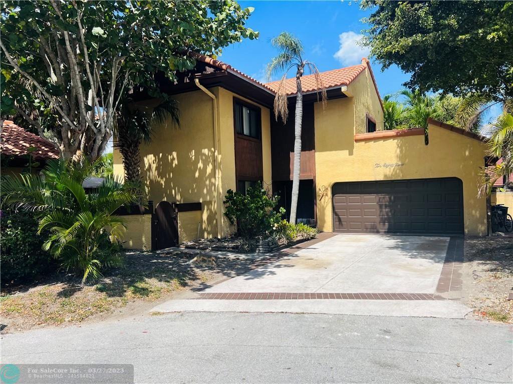 Photo of 1089 NE 204th Ter in North Miami Beach, FL