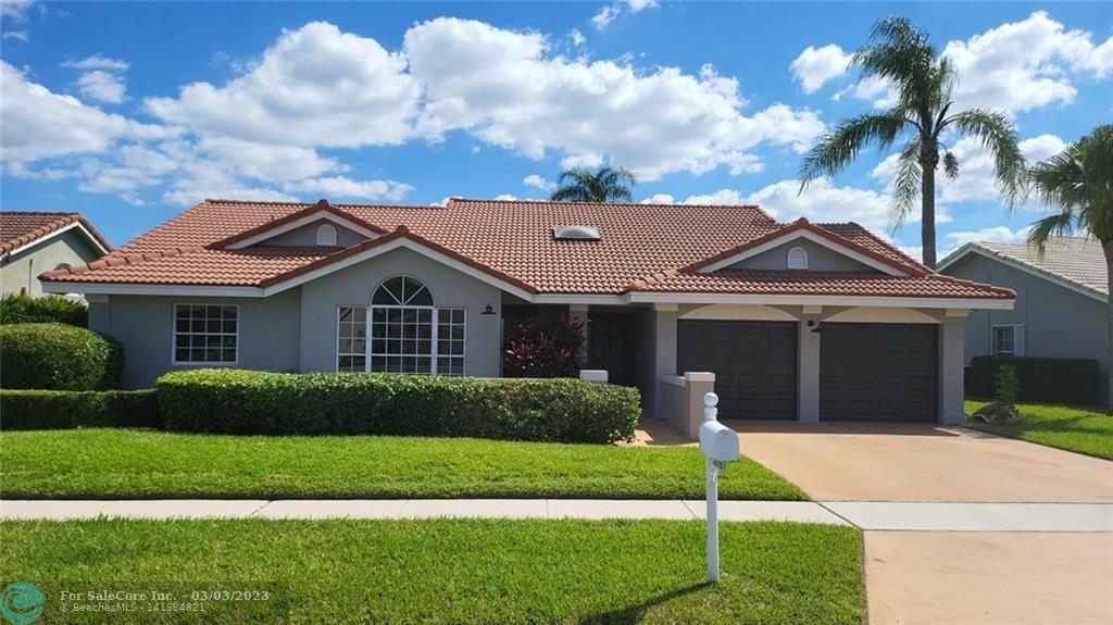 Photo of 6215 Golf Villas Dr in Boynton Beach, FL