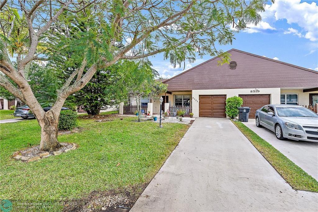 Photo of 8523 Lake Point Ct in Lake Worth Beach, FL