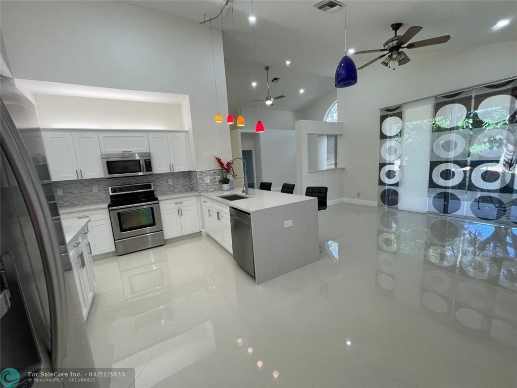 Photo of 6355 NW 80th Dr in Parkland, FL