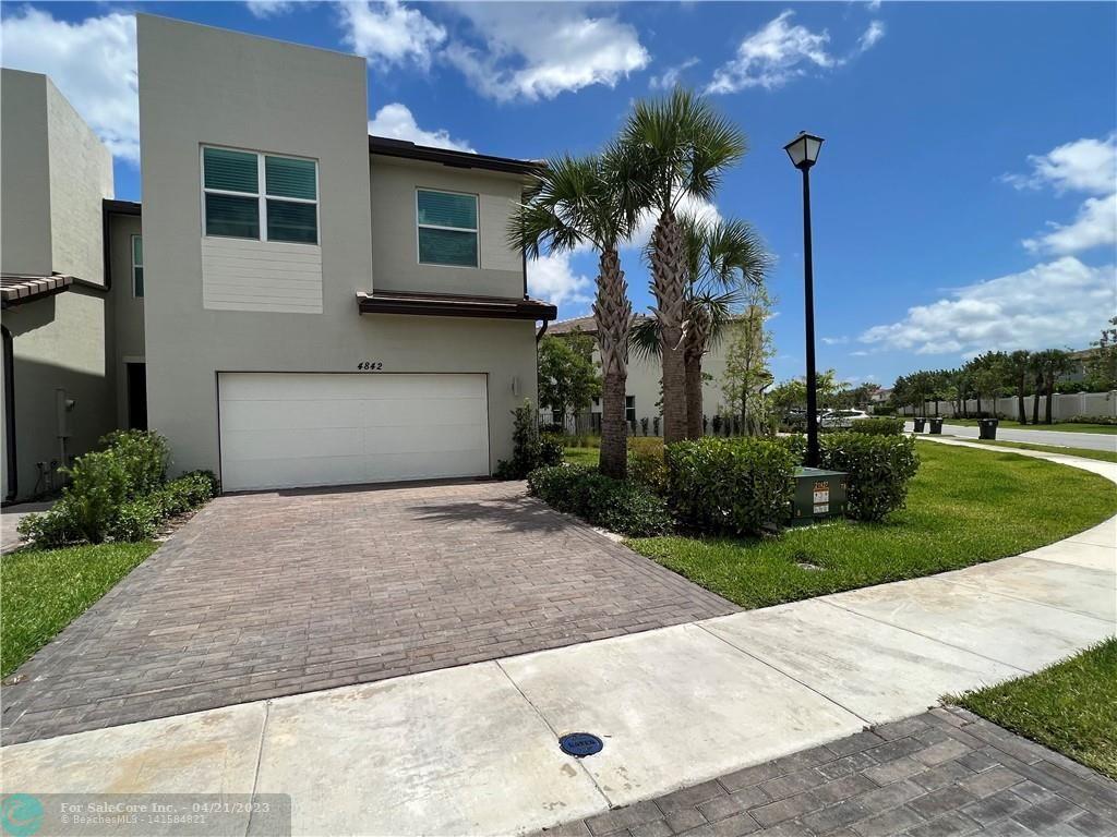 Photo of 4842 Navali Dr in Lake Worth, FL