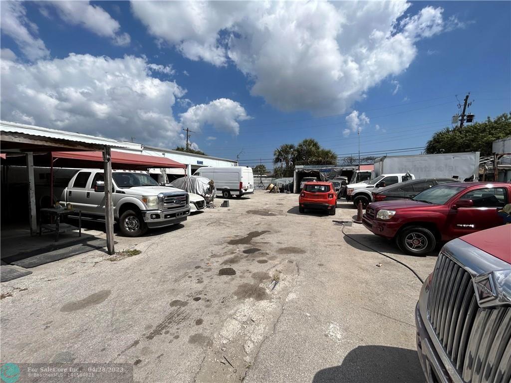 Photo of 834 NW 10th Ter in Fort Lauderdale, FL