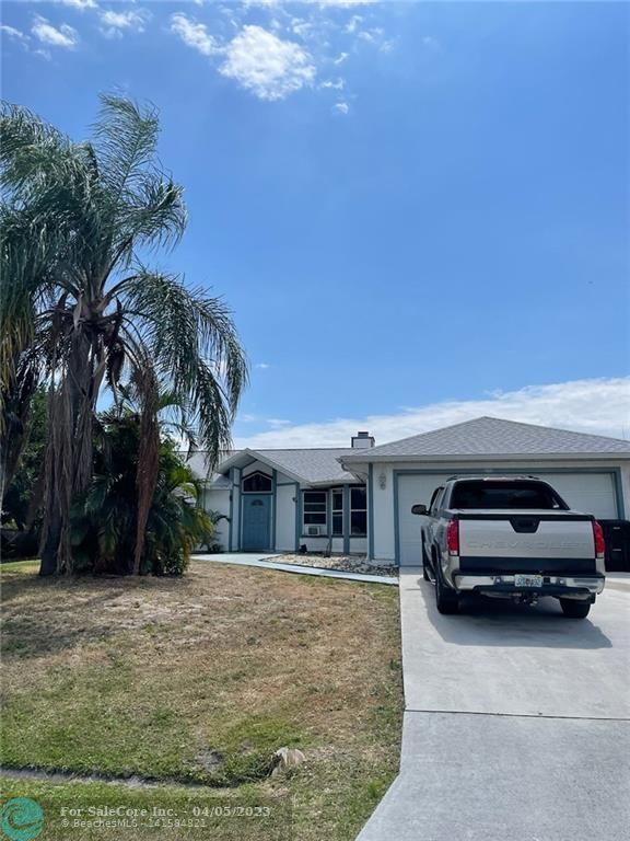 Photo of 480 SW Molloy St in Port St Lucie, FL