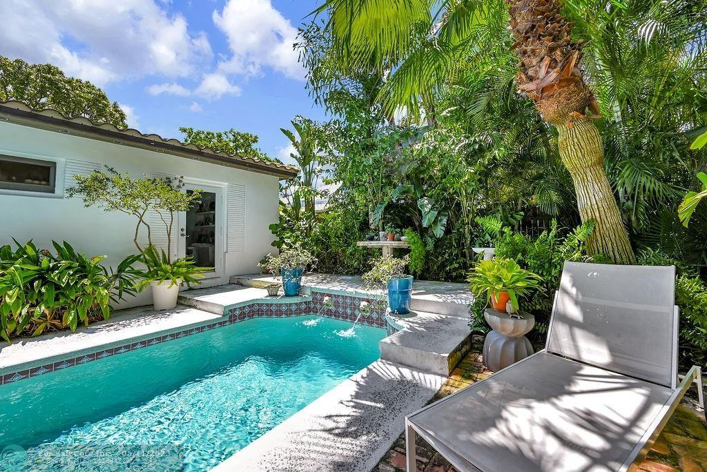 Photo of 721 NE 17th Rd in Fort Lauderdale, FL