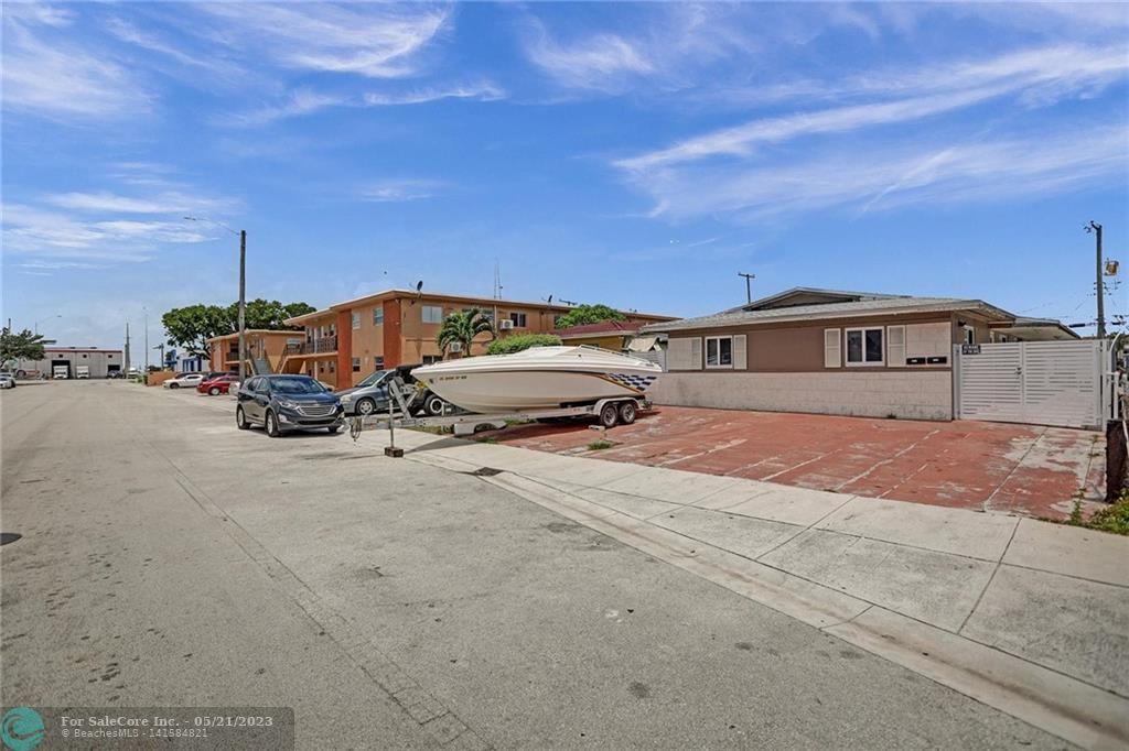 Photo of 329 W 18th St in Hialeah, FL