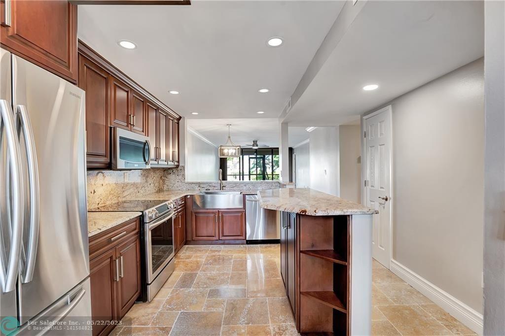 Photo of 1100 SE 5th Ct #3 in Pompano Beach, FL