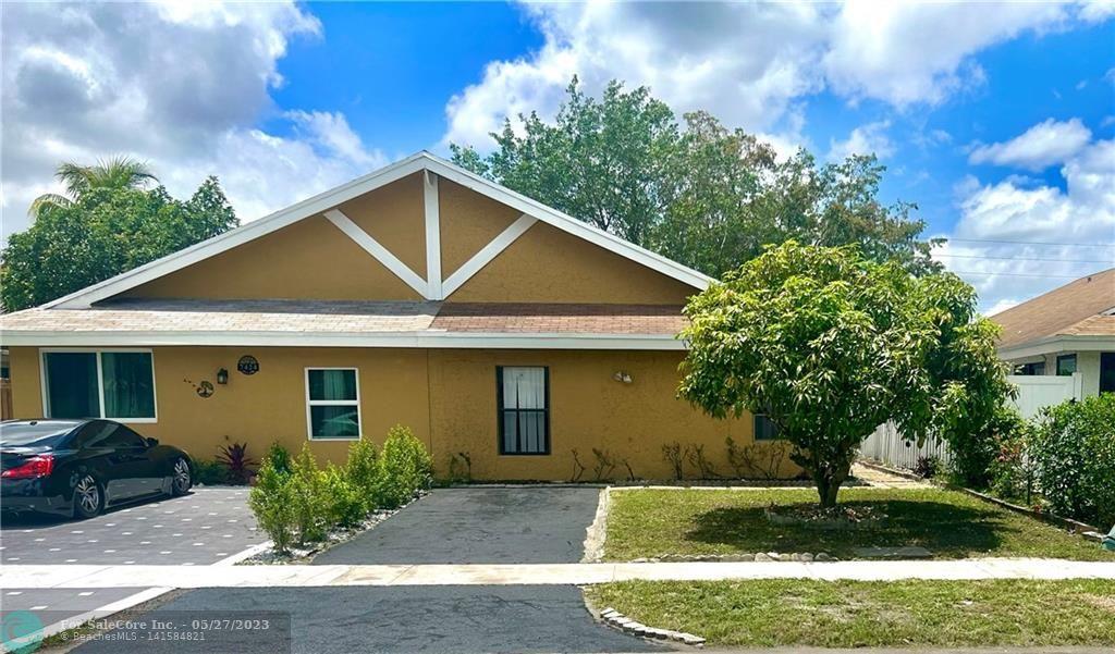 Photo of 7426 SW 14th Pl in North Lauderdale, FL