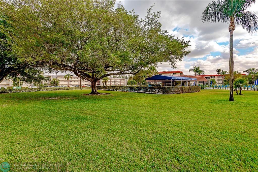 Photo of 9720 S Hollybrook Lake Dr #109 in Pembroke Pines, FL