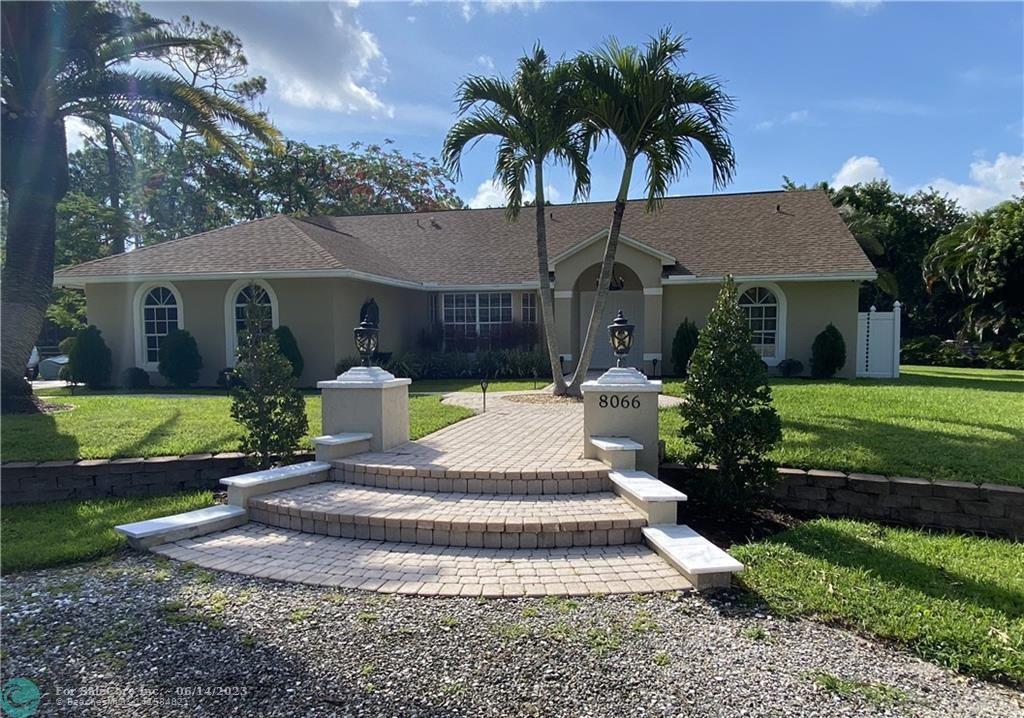 Photo of 8066 Grapeview Blvd in Loxahatchee, FL