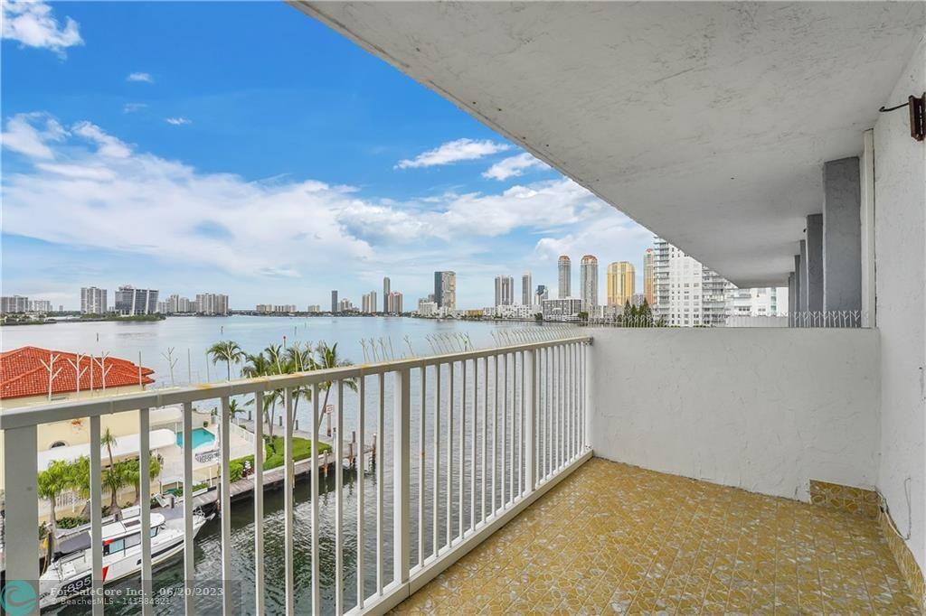 Photo of 4000 NE 170th St #602 in North Miami Beach, FL
