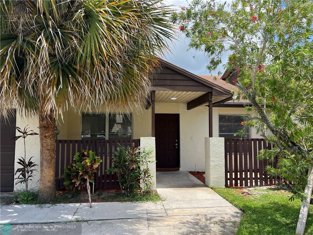 Photo of 8479 Lake Point Ct in Lake Worth, FL