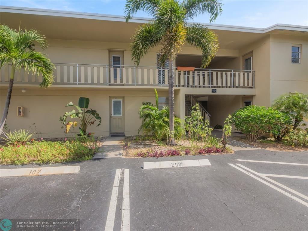 Photo of 315 Circle Dr S #201 in Boynton Beach, FL
