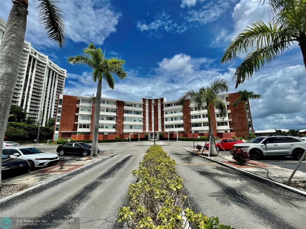 Photo of 1700 NE 105 St 205 in Miami Shores, FL