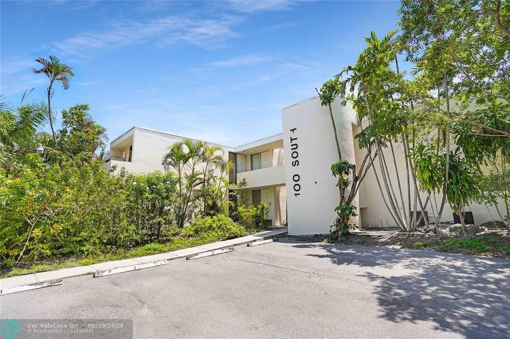 Photo of 100 SE 21st St #1-8 in Fort Lauderdale, FL