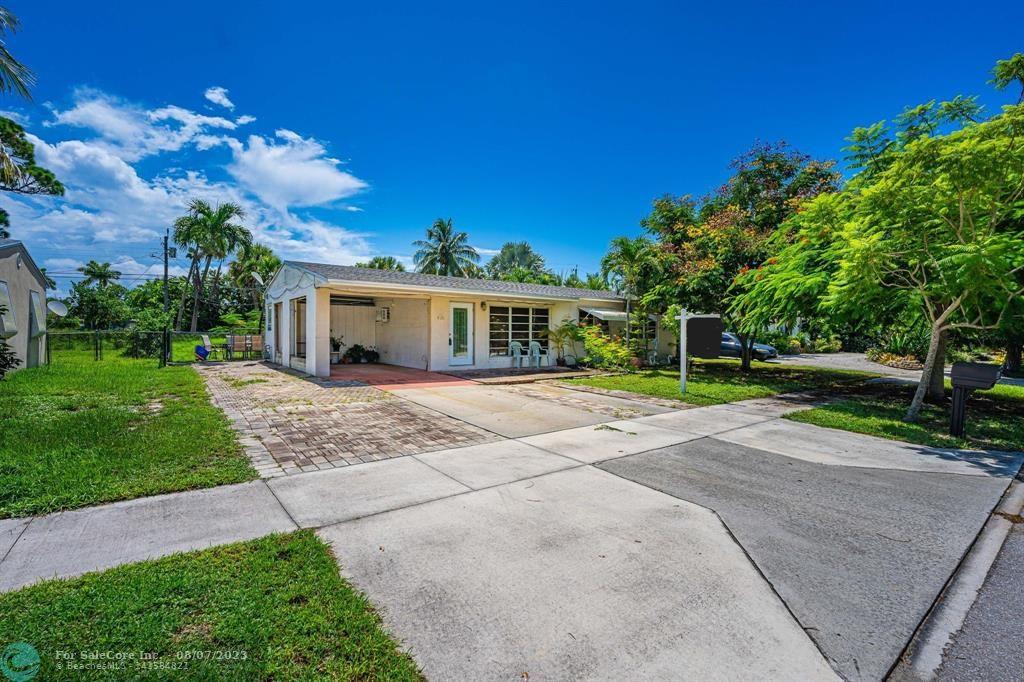 Photo of 820 Snowden Dr in Lake Worth Beach, FL