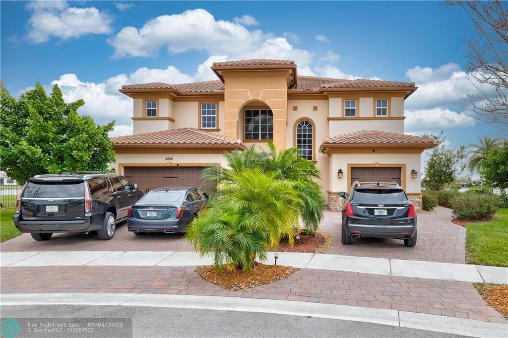 Photo of 8880 Lakeview Pl in Parkland, FL