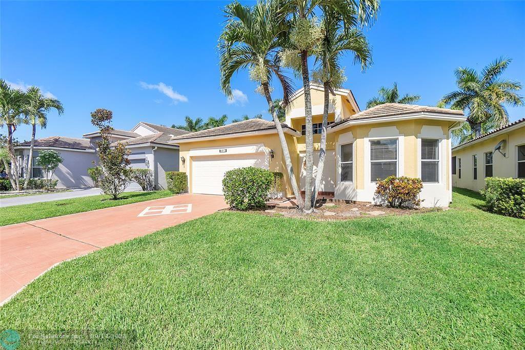 Photo of 6313 Harbour Oak Dr in Lake Worth, FL