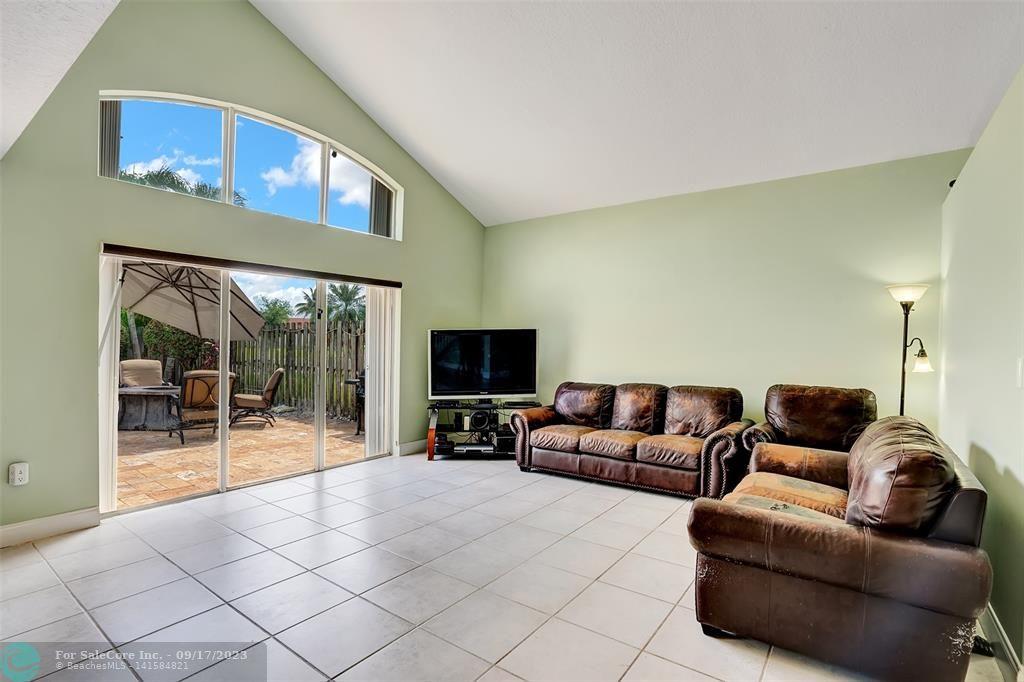 Photo of 2489 NW 191st Ave in Pembroke Pines, FL