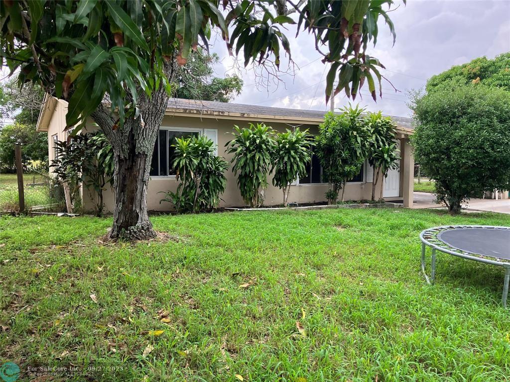 Photo of 302 NE 14th Ave in Boynton Beach, FL