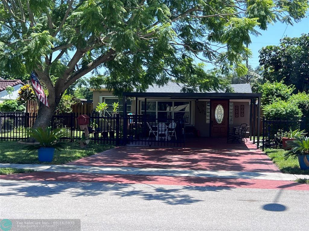 Photo of 1674 NE 180th St in North Miami Beach, FL