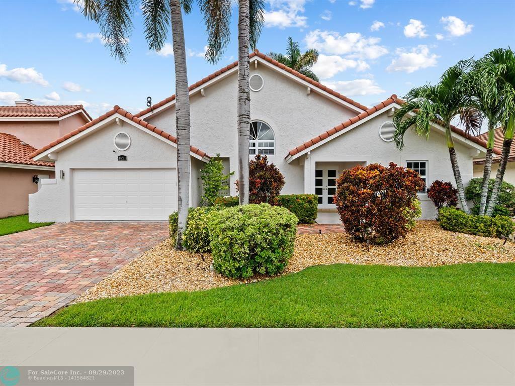 Photo of 1521 W Oak Knoll Cir in Davie, FL