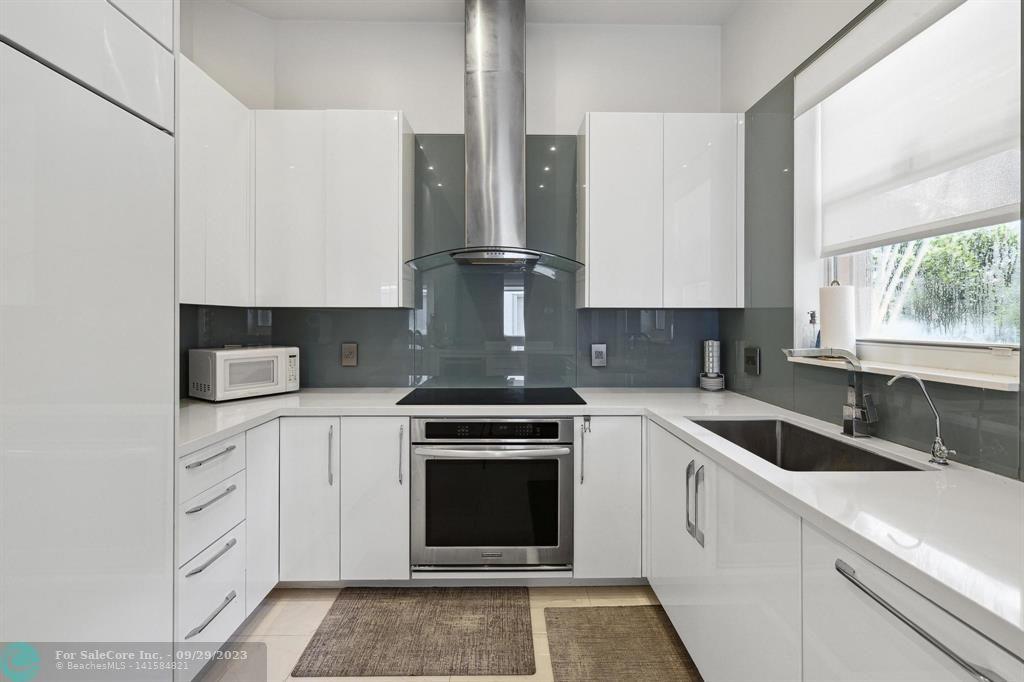 Photo of 5024 Mallards Pl in Coconut Creek, FL